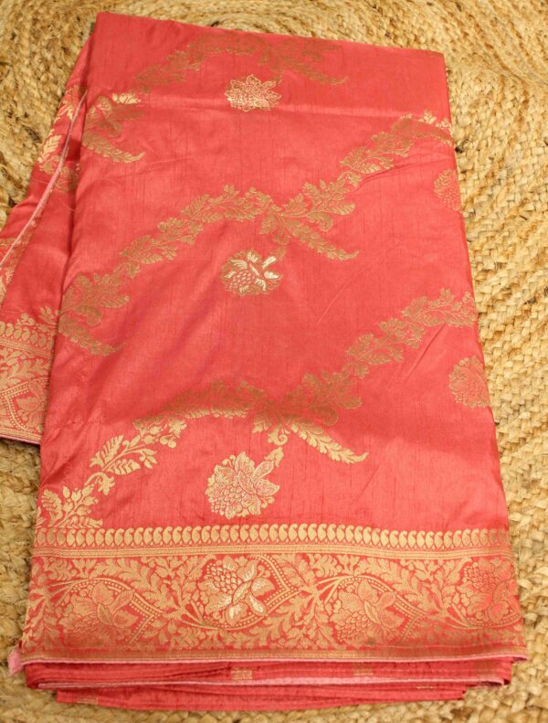 Zari Woven Diagonal Jaal Semi Tussar Banaras Saree - Image 3