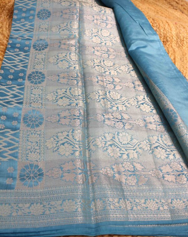 Pure Chiniya Silk Floral & Geometrical Buttas Banaras Saree - Image 4