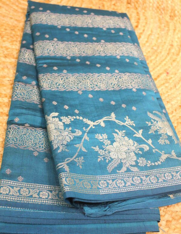 Pure Chiniya Silk Zari Horizontal Jaal Banaras Saree - Image 2
