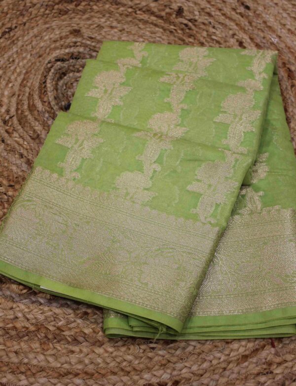 Diagonal Floral Zari Jaal Semi Banaras Saree - Image 2