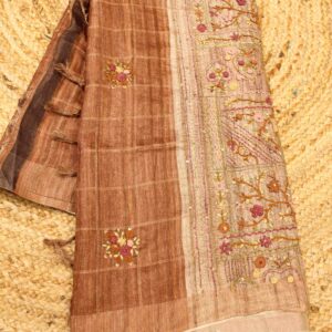 Alternative view of Checks & Hand Embroidery Pallu Semi Tussar Saree