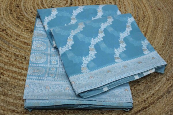 Jaal with Zari Buttas Cotton Saree - Image 2