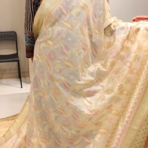 Alternative view of Vertical Leheriya Floral Motifs Tissue Saree