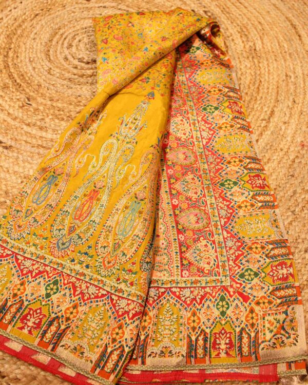 Pichwai Position Print Zari Zaal Woven Crepe Saree - Image 2