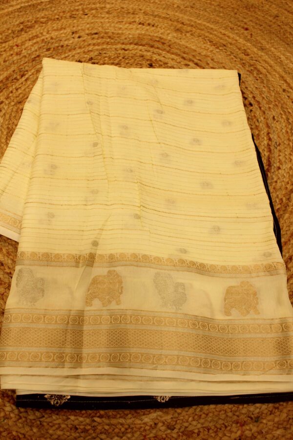 Horizontal Zari lines and Buttas with contrast blouse Mangalgiri Semi Silk
