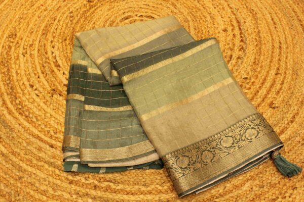 Horizontal zari lines with zari border crepe saree