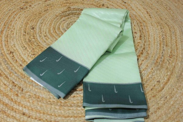 Silver Diagonal Zari Stripes Dola Fancy Saree - Image 2