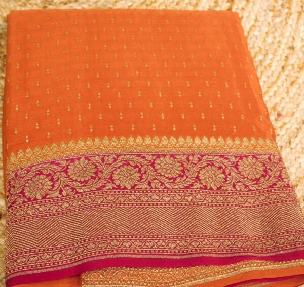 Diamond Buttas 3D Pure Crepe Banaras Saree - Image 2