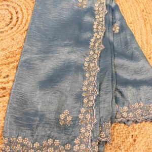Alternative view of Pearl & Zircon Floral Motif Designer Saree