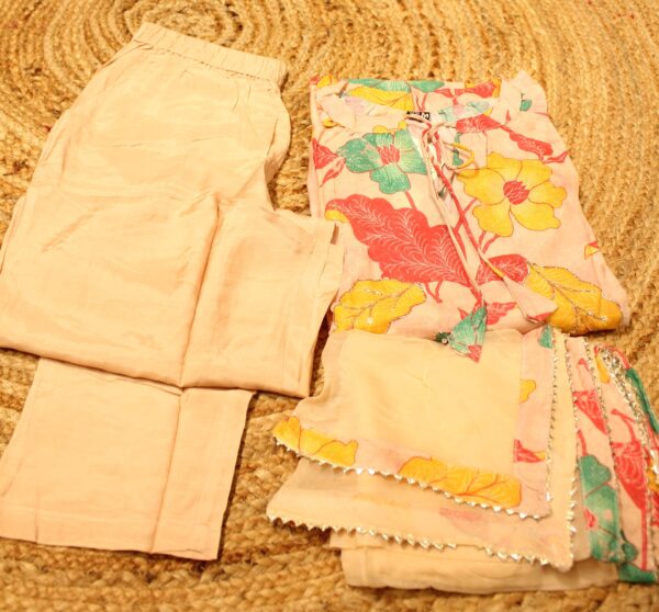 Peach with Multicolor Floral Prints Kurta Set - Image 2