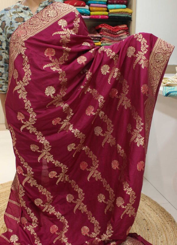Zari Woven Diagonal Jaal Semi Tussar Banaras Saree - Image 5