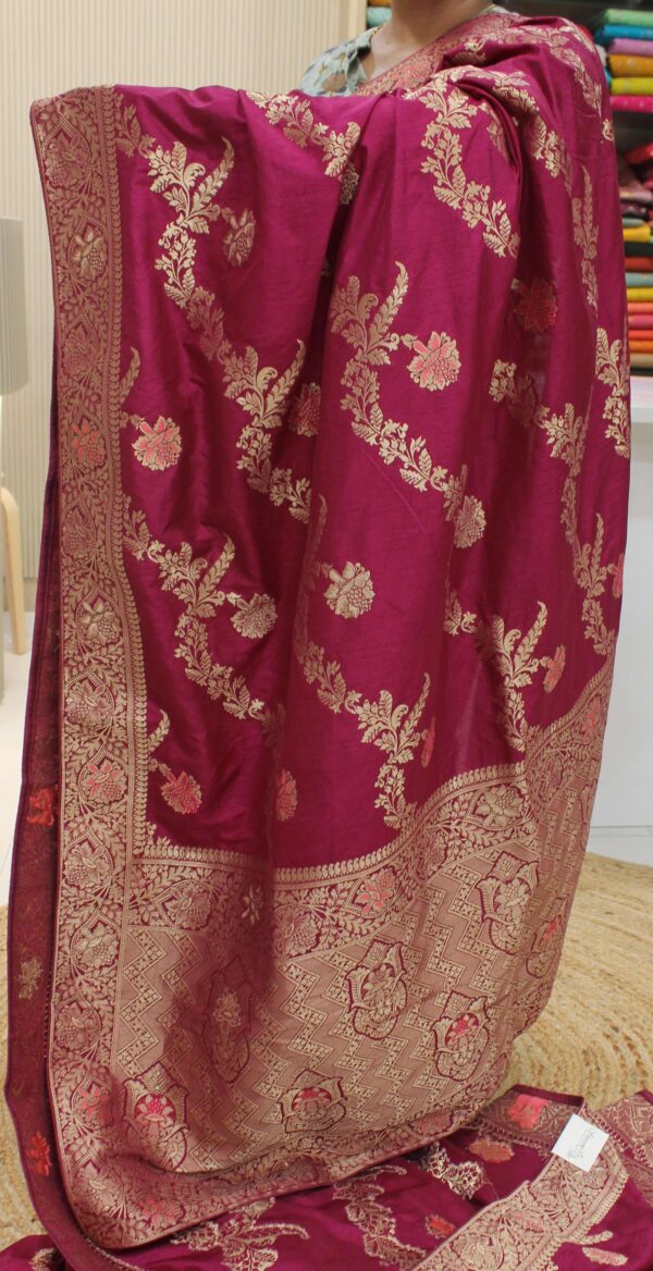 Zari Woven Diagonal Jaal Semi Tussar Banaras Saree - Image 6