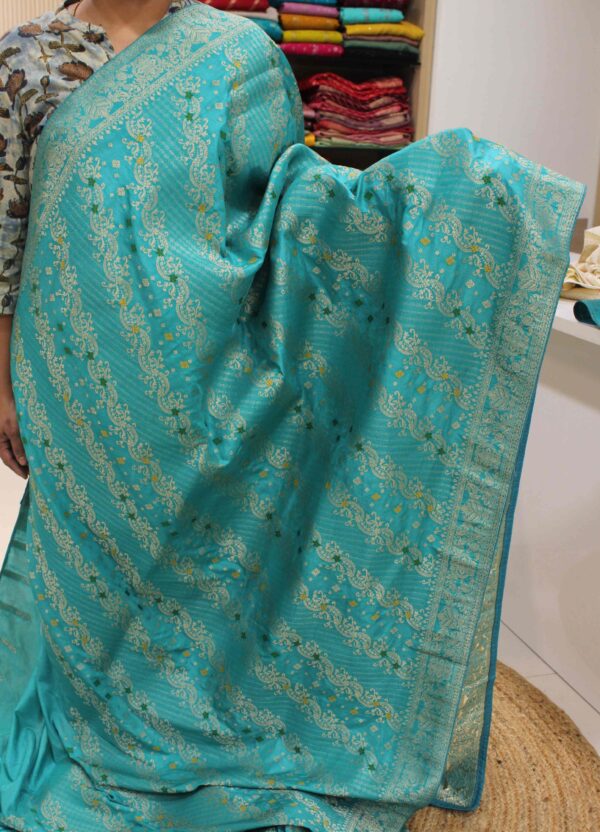 Zari Woven Diagonal Jaal with Meenakari Semi Banaras Saree - Image 4
