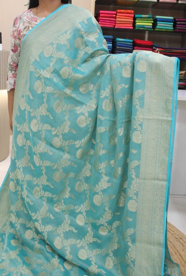 Zari Jaal Woven Tissue Georgette Pure Banaras Saree - Image 4