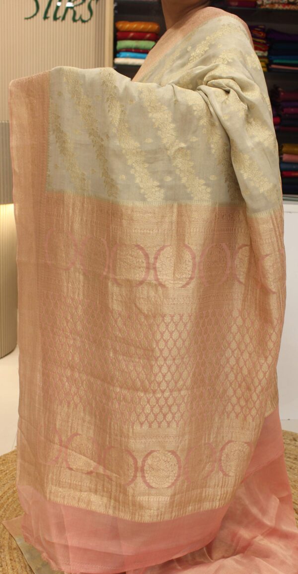 Grey and Pink Zari Woven Jaal Pure Tissue Georgette Saree - Image 4