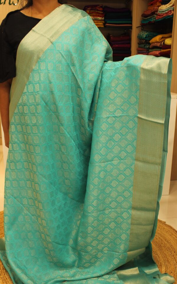 Firozi Zari Woven Honey Comb Pattern Pure Banaras Crepe Saree