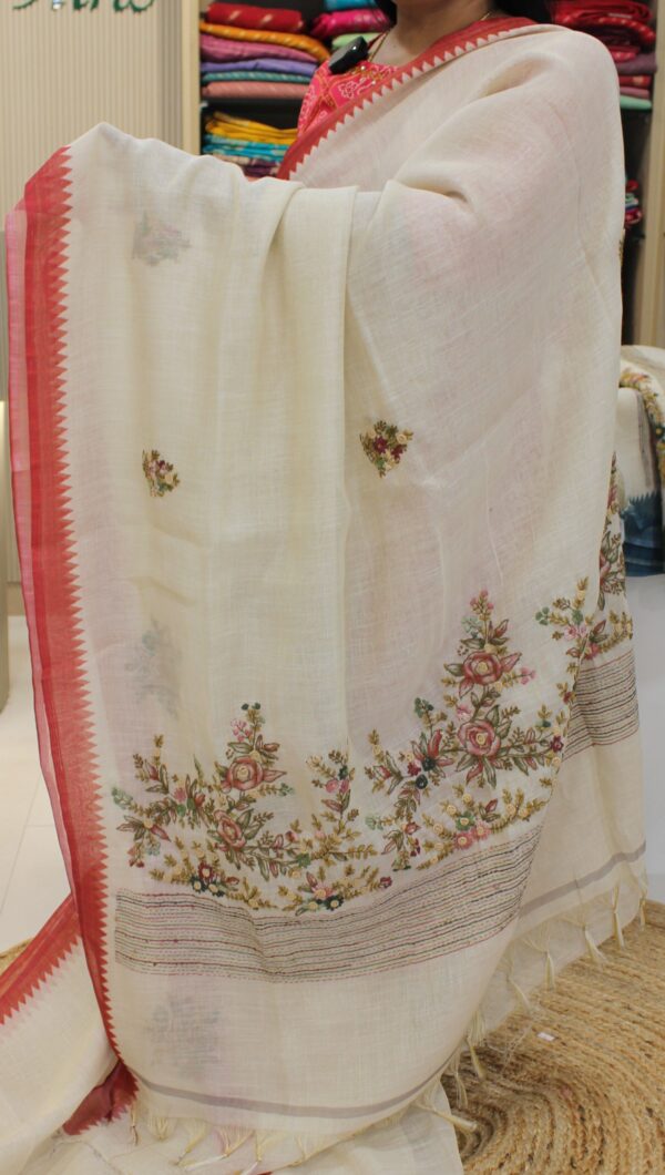 Embroidery Floral Motifs and Kantha Work Linen Tissue Saree - Image 3