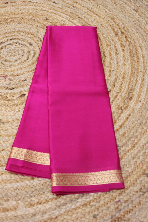 Plain with Small Border Pure Mysore Crepe Silk Saree - Image 3