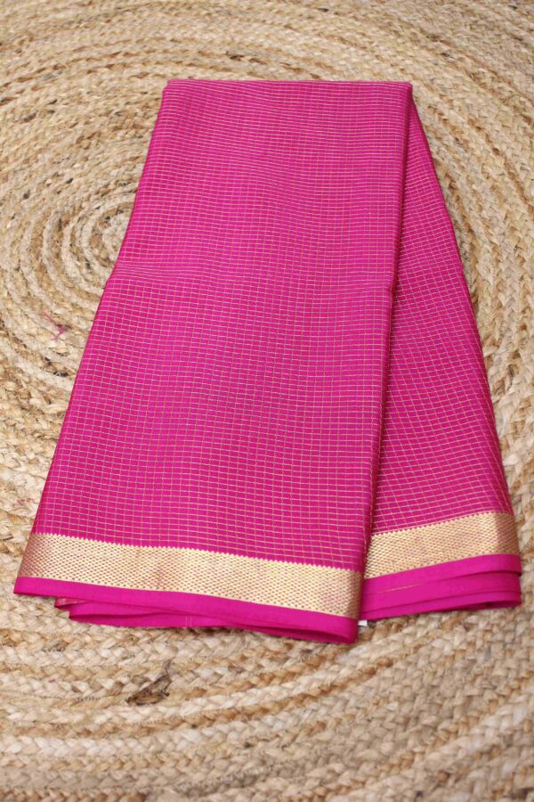 Checks with Small Border Pure Mysore Crepe Silk Saree - Image 2