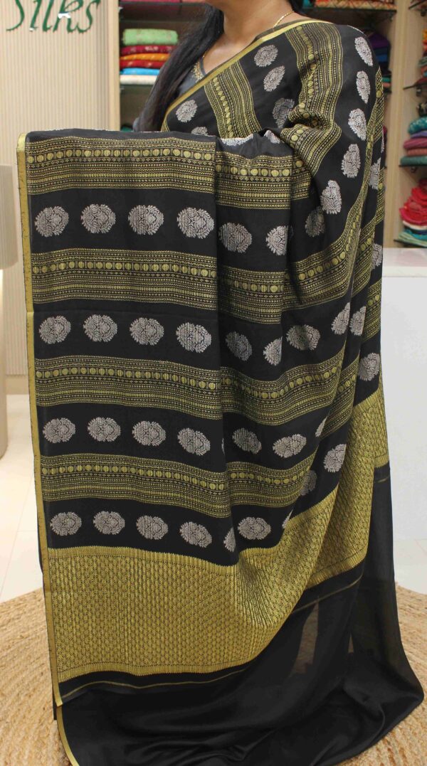 Gold & Silver Zari Woven Vertical Floral Motifs Pure Mysore Crepe Silk Saree - Image 6