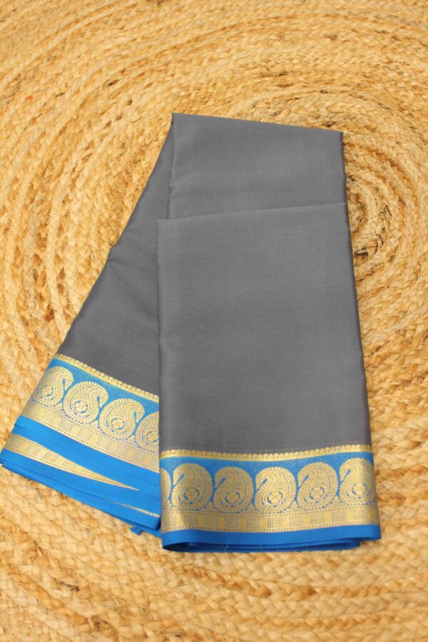 Plain with Mango Border Pure Mysore Crepe Silk Saree - Image 4