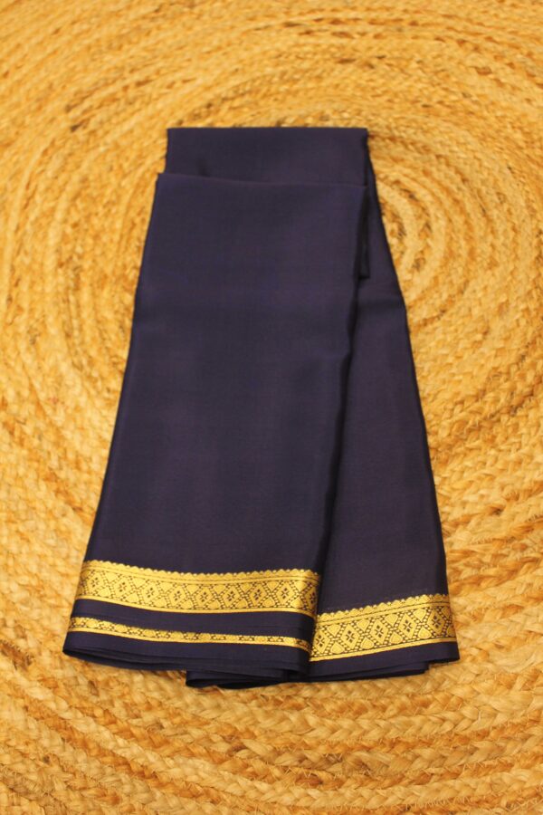 Plain with Small Border Pure Mysore Crepe Silk Saree - Image 9