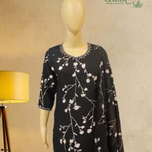 Alternative view of Black & White Printed Kurta Set