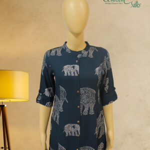 Alternative view of Blue & White Printed Kurta Set
