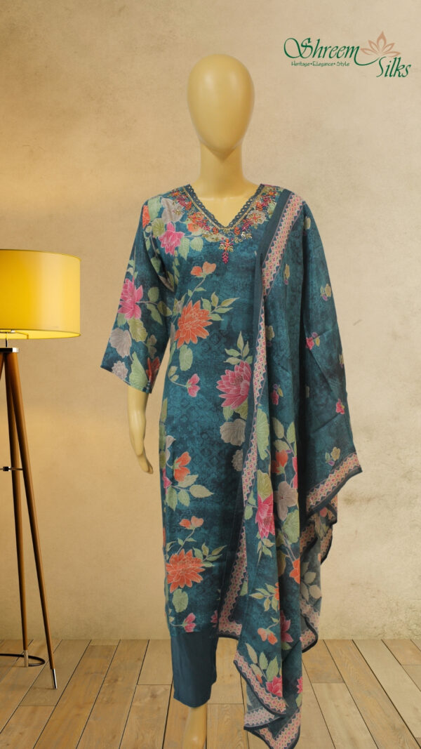 Green with Floral Prints & Neck Embroidery Kurta Set - Image 2