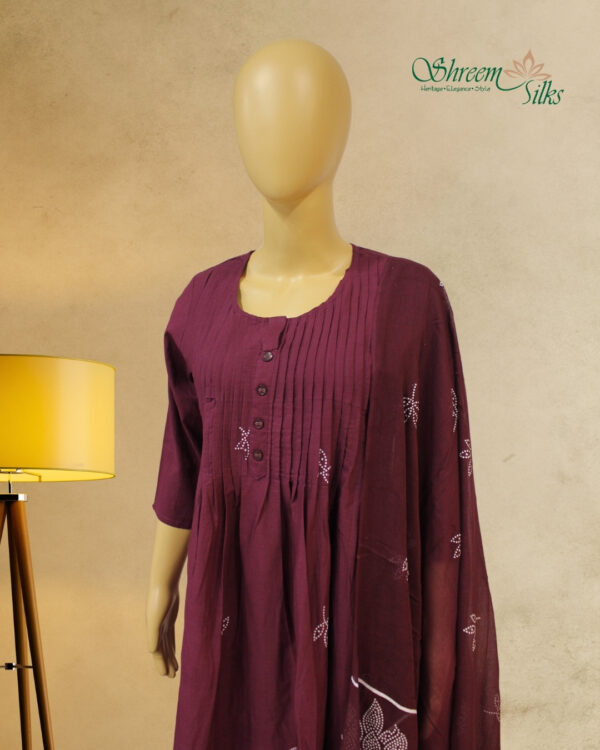 Purple printed Kurta Set - Image 2