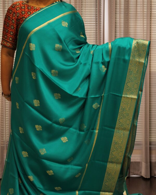 Zari Woven Peacock Motifs with Bentex Border Pure Banaras Crepe Saree - Image 3