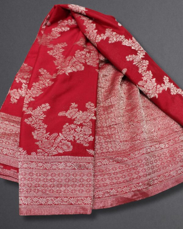 Zari Woven Jaal Chinnon Banaras Saree - Image 3