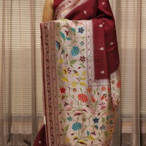 Alternative view of Zari Woven Buttas Tussar Paithani Saree