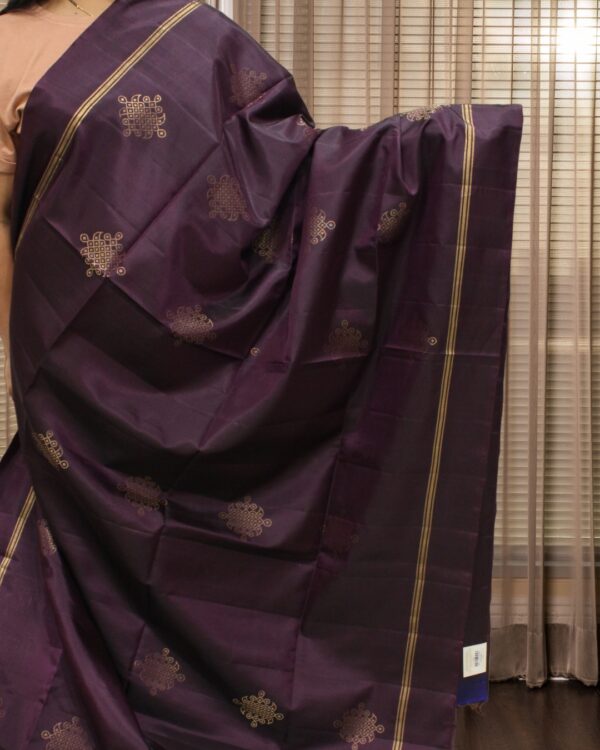Zari Woven Kolam Motifs Pure Handloom Kanchi Soft Silk Saree - Image 2