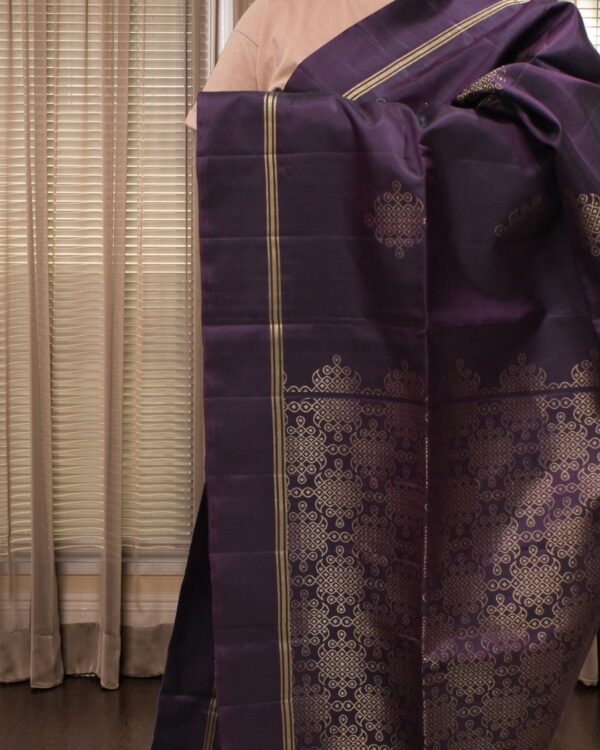 Zari Woven Kolam Motifs Pure Handloom Kanchi Soft Silk Saree