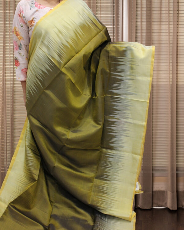 Mehendi Green and Gold Pure Handloom Kanchi Soft Silk Saree