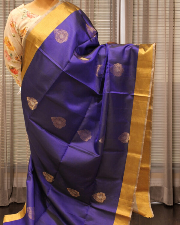 Zari Woven Big Motifs with Tissue Border Pure Handloom Kanchi Soft Silk Saree - Image 2