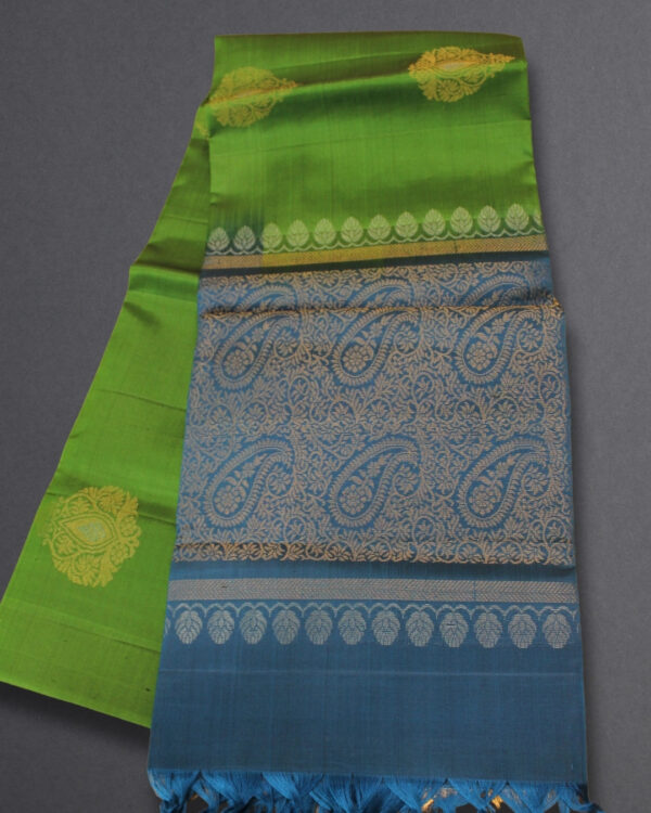 Zari Woven Big Motifs with Tissue Border Pure Handloom Kanchi Soft Silk Saree - Image 5