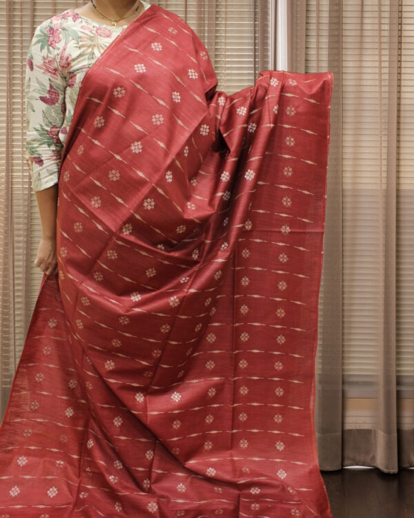 Thread Woven Checks Semi Tussar Saree - Image 6