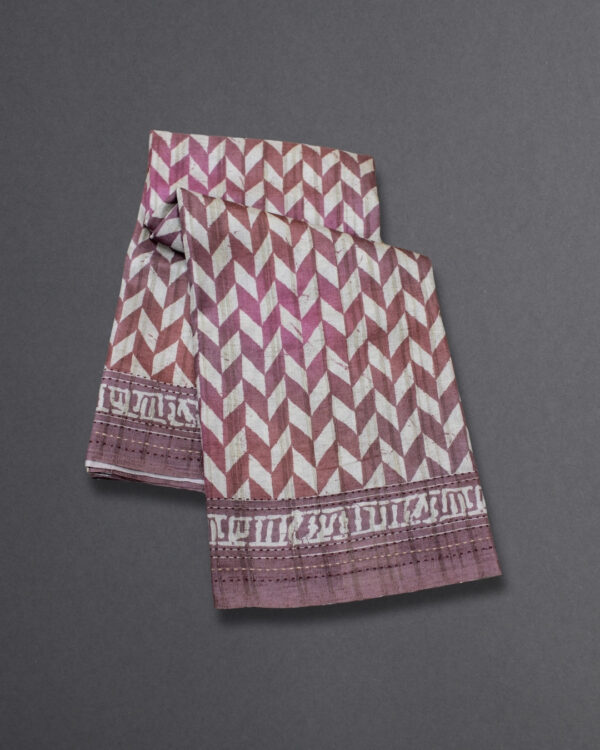 Geometrical Print Semi Tussar Saree - Image 3