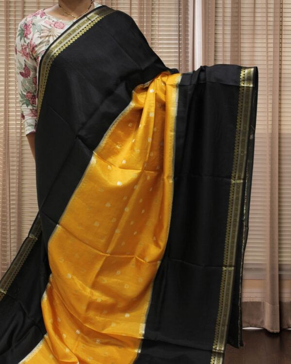 Silver & Gold Zari Woven Motifs Dola Silk Saree - Image 2