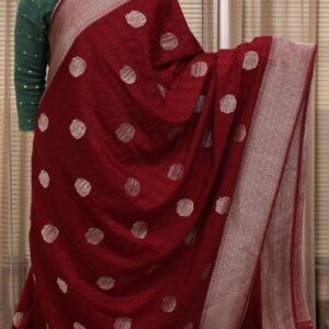 Alternative view of Zari Woven Rose Motifs Crush Crepe Saree
