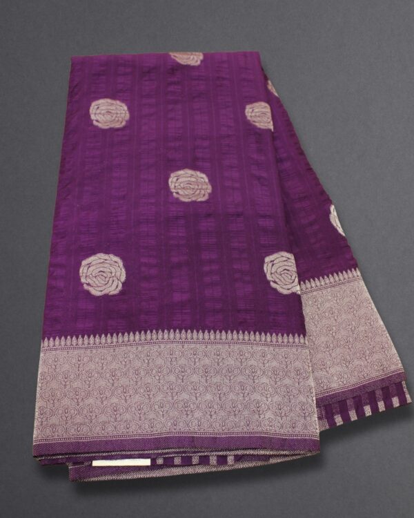 Zari Woven Rose Motifs Crush Crepe Saree - Image 4
