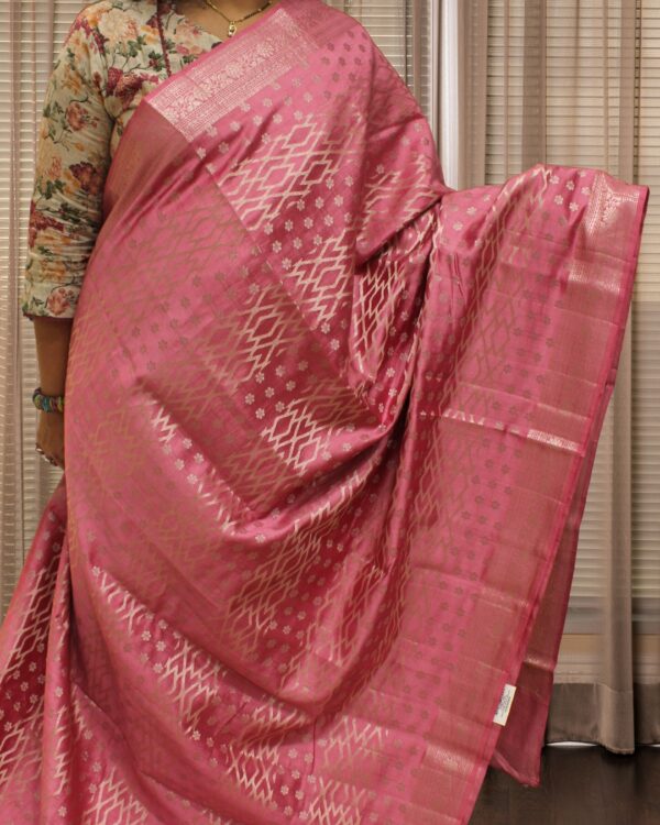 Pure Chiniya Silk Floral & Geometrical Buttas Banaras Saree - Image 5
