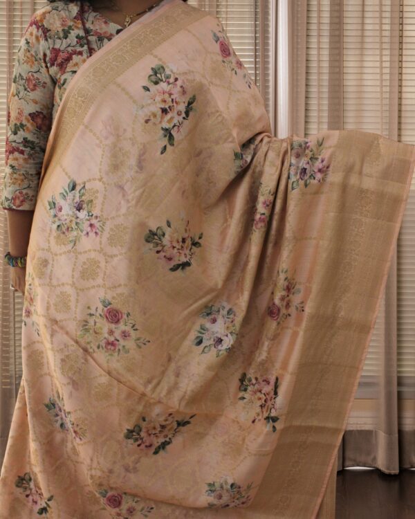 Pure Chiniya Silk Jaal with Floral Prints & Buttas Banaras Saree - Image 2