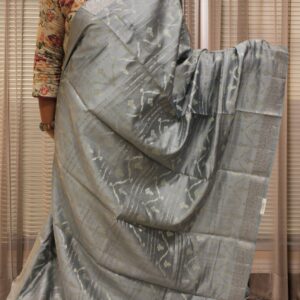 Pure Chiniya Silk Geometrical Zari Horizontal Buttas Banaras Saree