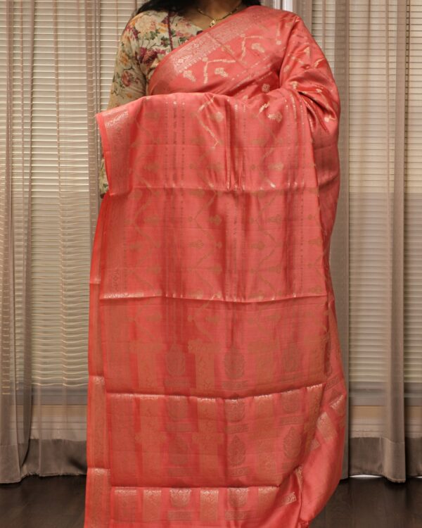 Pure Chiniya Silk Geometrical Zari Horizontal Buttas Banaras Saree - Image 2