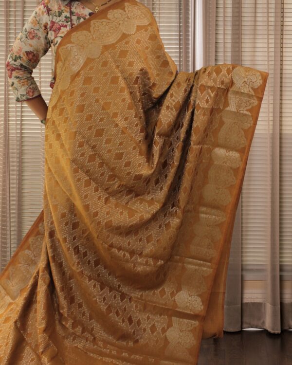 Brown Geometrical Zari Pure Chiniya Silk Banaras Saree