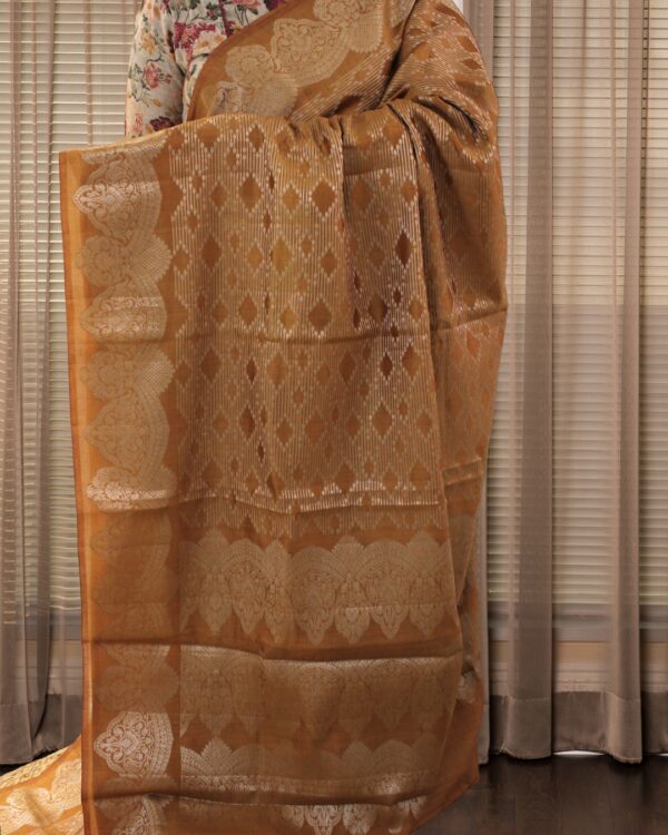 Brown Geometrical Zari Pure Chiniya Silk Banaras Saree - Image 3