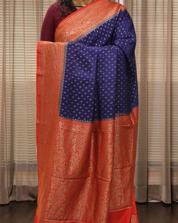 Small Floral Buttas 2D Pure Crepe Chiffon Banaras Saree - Image 5